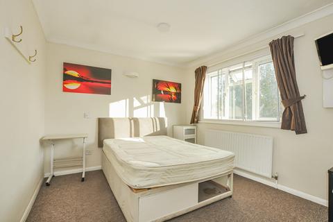 21 Ingleside, Colnbrook, Slough, SL3 0PD