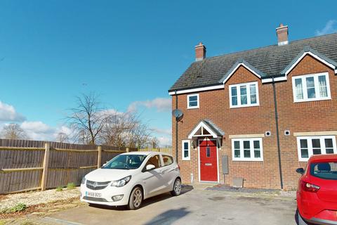 2 bedroom end of terrace house for sale, Guinevere Road, Cheltenham