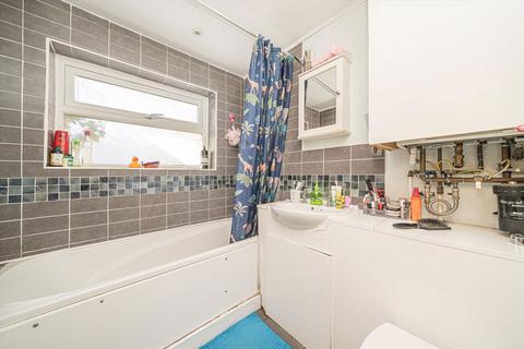2 bedroom terraced house to rent, Marsh Farm Road, Twickenham TW2