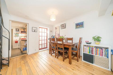 2 bedroom terraced house to rent, Marsh Farm Road, Twickenham TW2