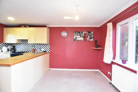 3 bedroom terraced house to rent, Bridport Close, Lower Earley RG6