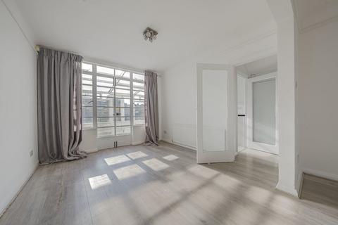 undefined, Windsor Avenue, Uxbridge UB10