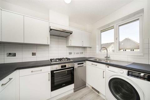 2 bedroom flat for sale, Swan Walk, Shepperton TW17