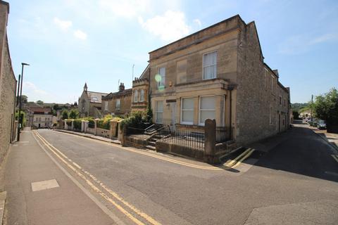 3 bedroom detached house to rent, Trafalgar Road, Weston Village, Bath