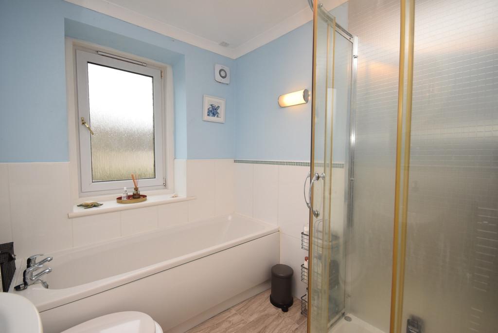 28 Cross Street, Scone, PH2 6 LR - Bathroom