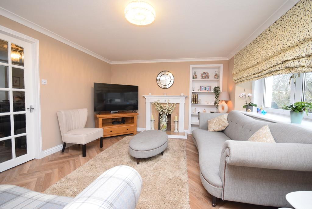 28 Cross Street, Scone, PH2 6 LR - Lounge