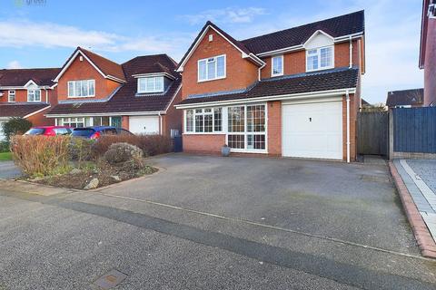 4 bedroom detached house for sale, Kent Avenue, Tamworth B78