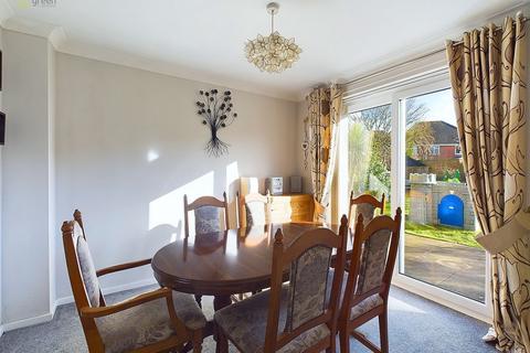 4 bedroom detached house for sale, Kent Avenue, Tamworth B78