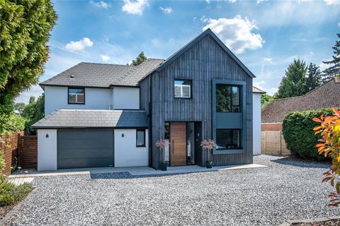 36 Abbots Ride, Farnham, GU9 8HZ