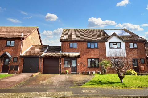 3 bedroom semi-detached house for sale, Middlemead, Folkestone CT19