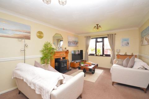 3 bedroom semi-detached house for sale, Middlemead, Folkestone CT19