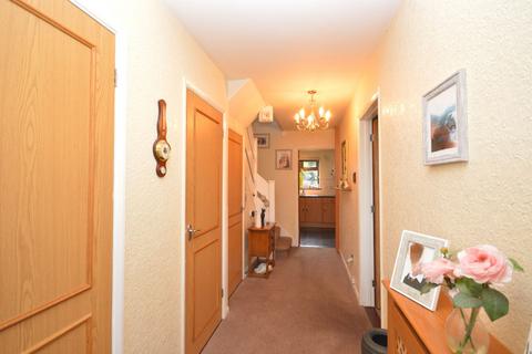 25 Middlemead, Folkestone, CT19 5UB