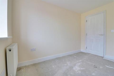 2 bedroom flat to rent, Elm Grove, Hayling Island PO11