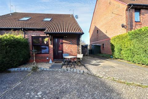 undefined, Veryan, Surrey GU21