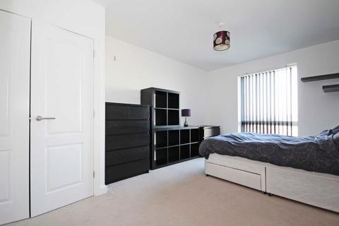 1 bedroom flat to rent, Central Way, London NW10