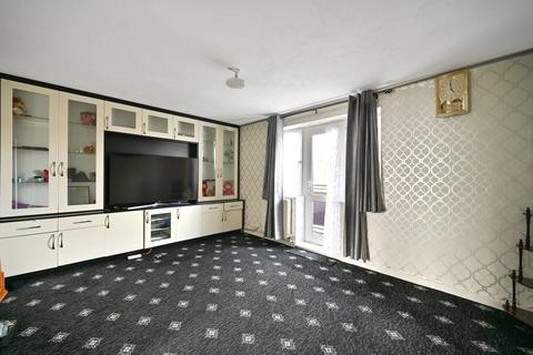 3 bedroom flat to rent, Sheephouse Way, New Malden, KT3