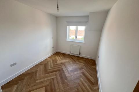 3 bedroom apartment to rent, Guardhouse Way, London NW7