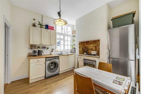 1 bedroom flat for sale, Cathles Road, London SW12