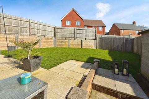 undefined, Warren Drive, Battle TN33