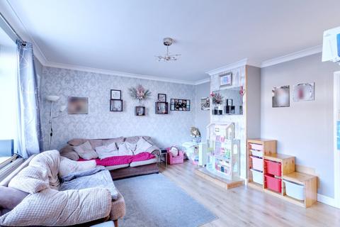 2 bedroom end of terrace house for sale, Cullen Square, South Ockendon RM15