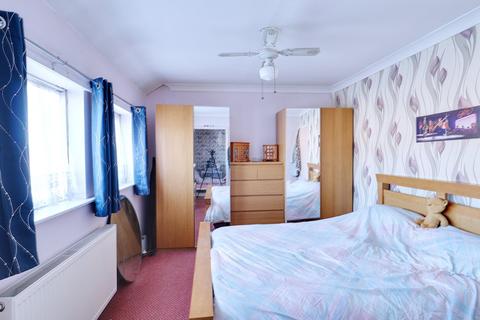59 Cullen Square, South Ockendon, RM15 6AD
