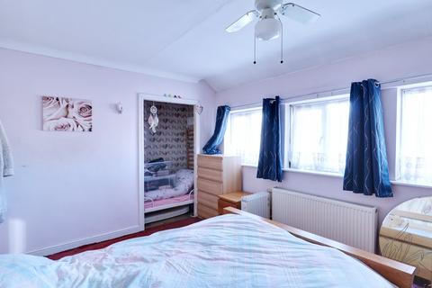 59 Cullen Square, South Ockendon, RM15 6AD