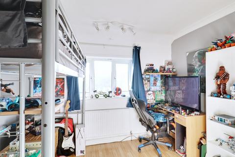 59 Cullen Square, South Ockendon, RM15 6AD