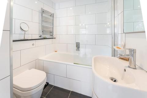 2 bedroom maisonette for sale, Hawksmoor Mews, London