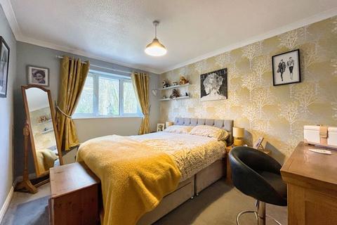 68 The Meadows, Cimla, Neath, SA11 3XF