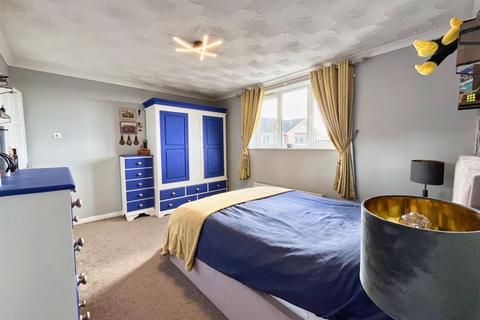 68 The Meadows, Cimla, Neath, SA11 3XF