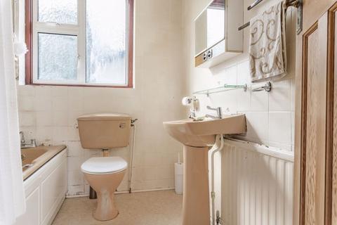 2 Longmead Drive, Sidcup, DA14 4NU
