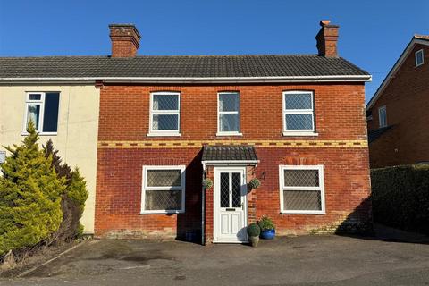 3 bedroom semi-detached house for sale, Gordon Road, Christchurch BH23