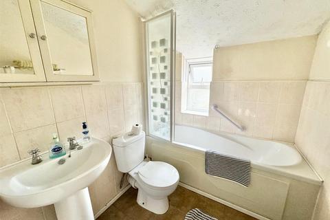 3 bedroom semi-detached house for sale, Gordon Road, Christchurch BH23