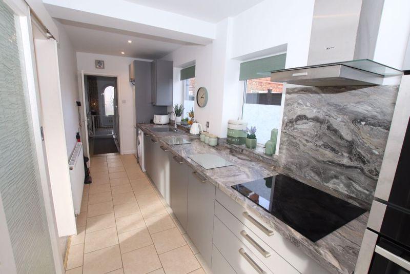 Kitchen photo 2