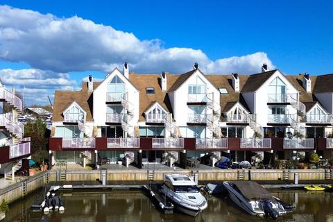 4 bedroom terraced house for sale, Priory Quay, Christchurch