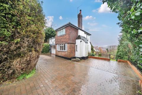 4 bedroom detached house for sale, Pampisford Road, Purley