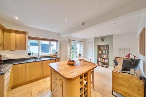 4 bedroom detached house for sale, Pampisford Road, Purley