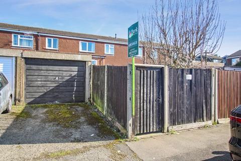 3 bedroom terraced house for sale, Alder Way, Swanley