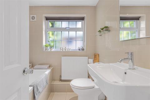 undefined, Leyton Cross Road, Wilmington