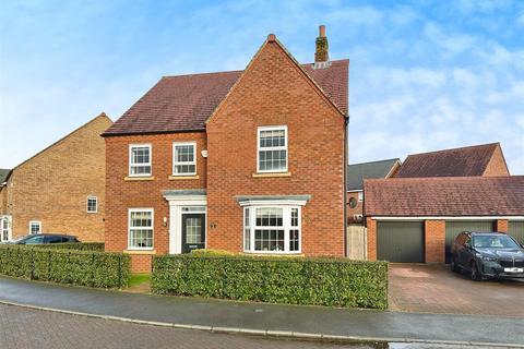 4 bedroom detached house for sale, Swallow Drive, Warwick