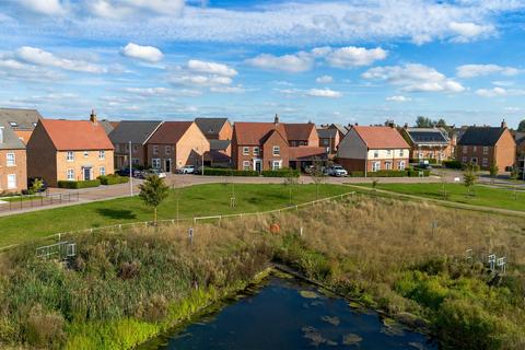 4 bedroom detached house for sale, Swallow Drive, Warwick