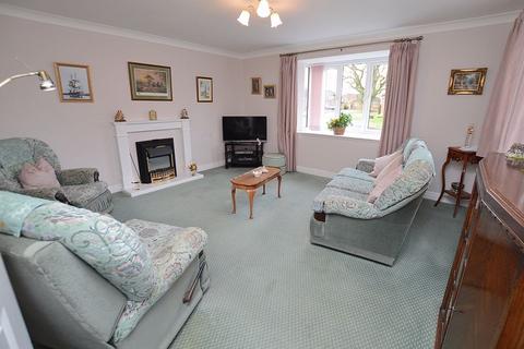 2 bedroom bungalow for sale, 18 Oaklands, Woodhall Spa