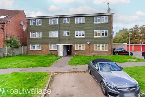 2 bedroom ground floor flat for sale, Silverfield, Broxbourne