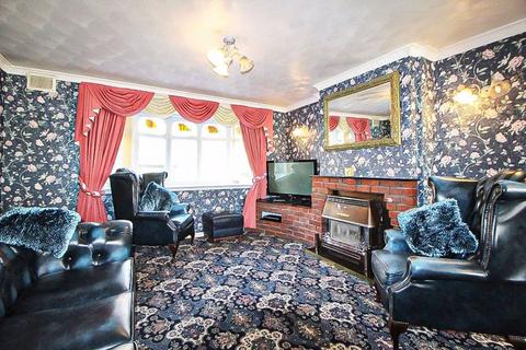 3 bedroom semi-detached house for sale, Autumn Drive, LOWER GORNAL, DY3 2EZ