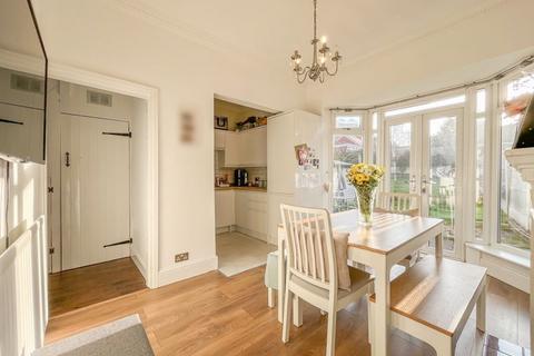 101 Burland Avenue, Wolverhampton, WV6 9JG