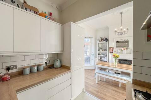101 Burland Avenue, Wolverhampton, WV6 9JG