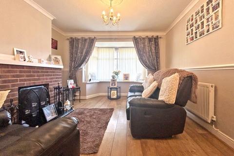 3 bedroom semi-detached house for sale, Sussex Avenue, Wednesbury