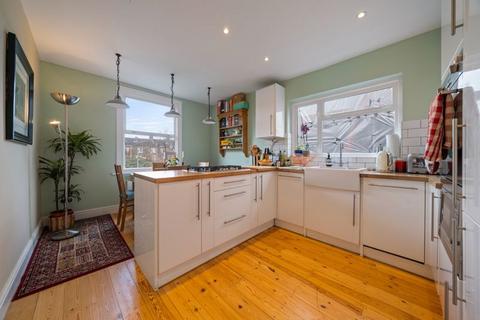 2 bedroom apartment for sale, Purves Road, Kensal Rise, London NW10