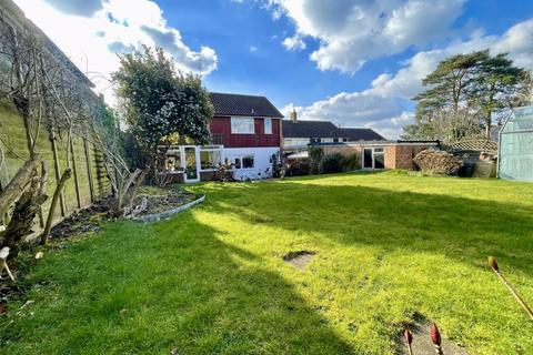 3 bedroom detached house for sale, Raymond Way, Esher