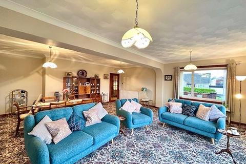 4 bedroom detached villa for sale, Finlas Avenue, Alloway, Ayr